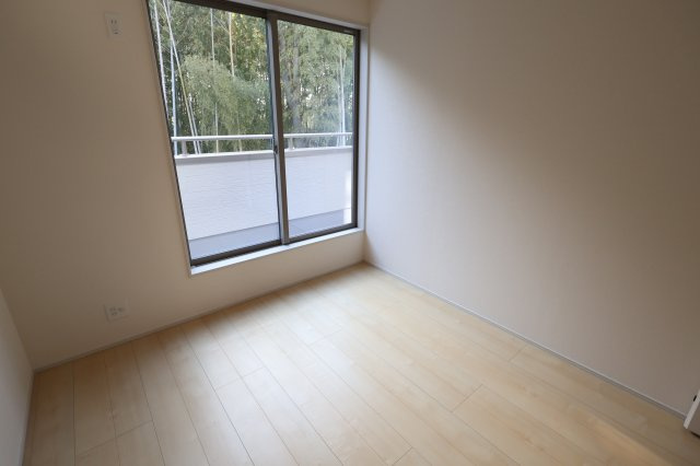 《仲介手数料無料》岩槻区大字平林寺589新築一戸建てリーブルガーデンの洋室