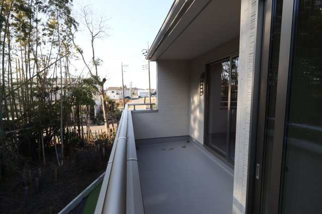 《仲介手数料無料》岩槻区大字平林寺589新築一戸建てリーブルガーデンのバルコニー