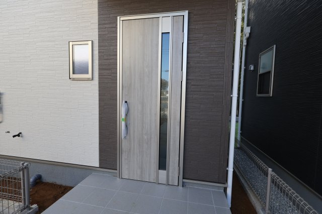 《仲介手数料無料》岩槻区大字平林寺589新築一戸建てリーブルガーデンの玄関