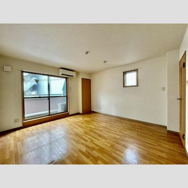 エルマノビルの居間・リビング