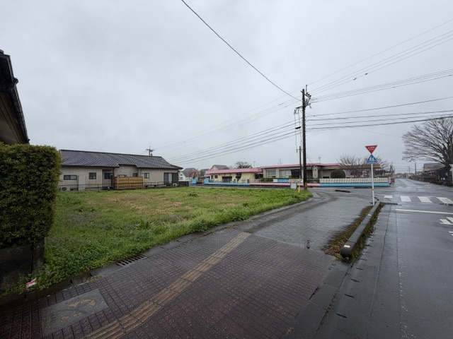 北諸県郡三股町大字樺山の売地の前面道路含む現地写真