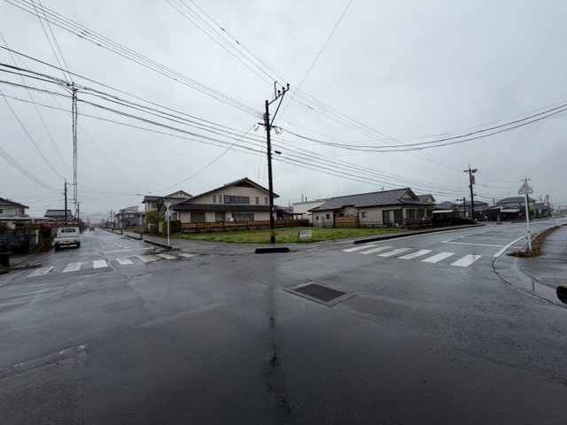 北諸県郡三股町大字樺山の売地の前面道路含む現地写真