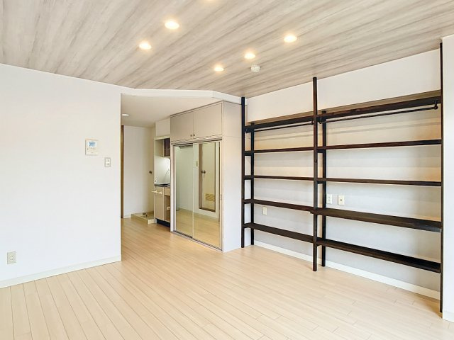 シェモア駅西の居間・リビング