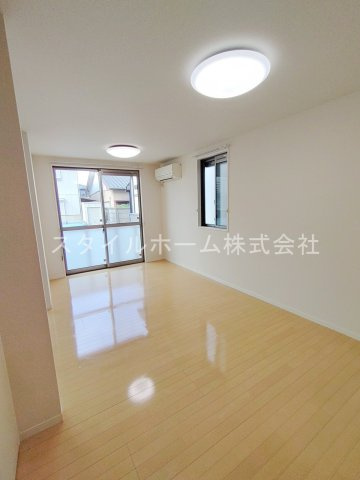 プレミアス向山の居間・リビング