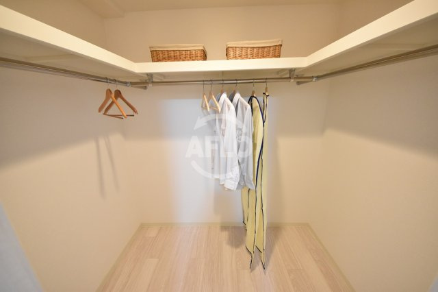 La Douceur天満（ラドゥセール天満）の収納|La Douceur天満　ウォークインクローゼット