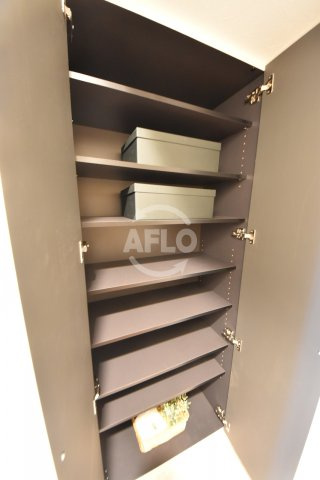 La Douceur天満（ラドゥセール天満）の玄関|La Douceur天満　シューズボックス