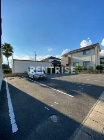 Maisonette Asanoの駐車場