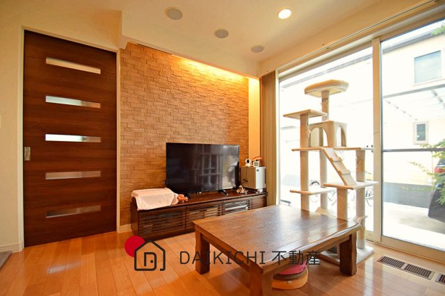 【居間・リビング】 | 羽生市大字小須賀　中古戸建