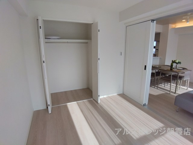 ハイホーム朝霞本町の洋室|開放すればリビングの続き間としてもご利用いただけます