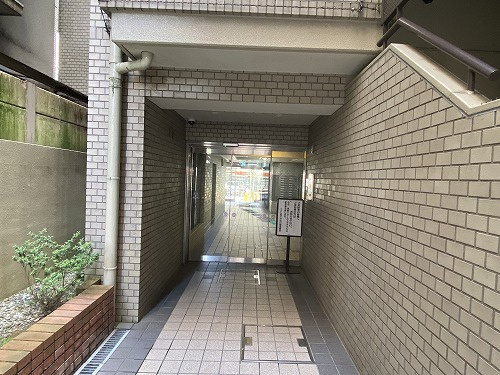 フォルム堀川今出川のエントランス