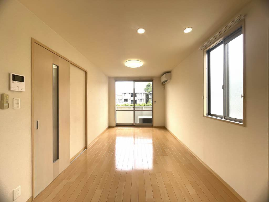 ルミエール高師Dの居間・リビング