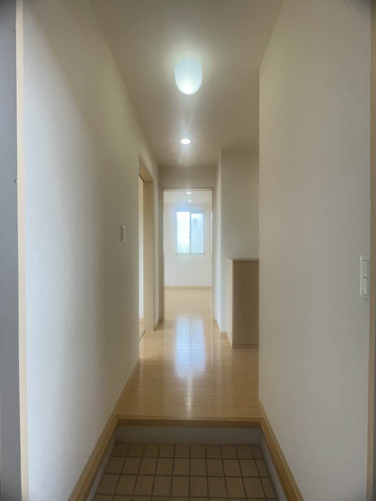 ルミエール高師Dの玄関