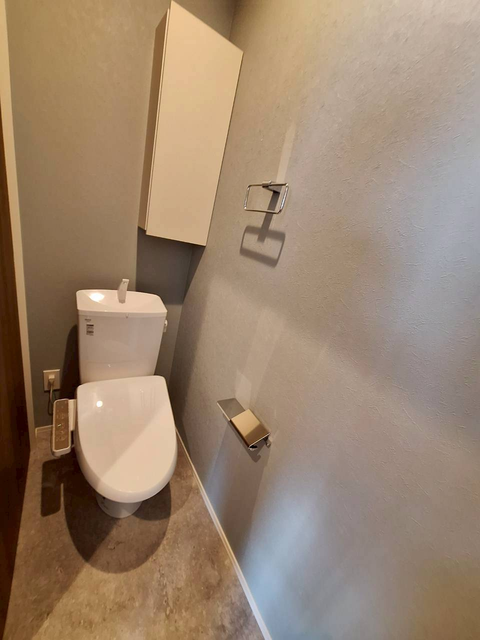 ＨＥＢＥＬ　ＭＡＩＳＯＮ・α　ヘーベルメゾンアルファのトイレ|★温水洗浄便座付き★