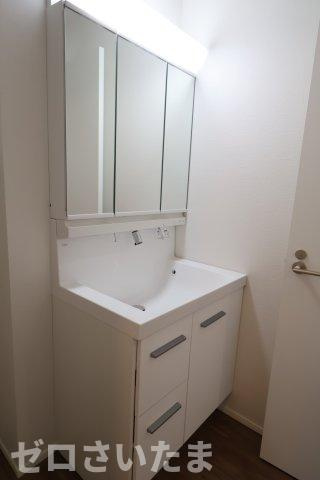 《仲介手数料無料》浦和区駒場１丁目26-12新築一戸建てケイアイスタイルの独立洗面台|撮影日 2025年9月26日 13:30 晴れ