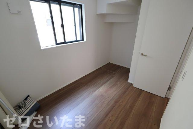 《仲介手数料無料》浦和区駒場１丁目26-12新築一戸建てケイアイスタイルの洋室|撮影日 2025年9月26日 13:30 晴れ