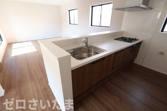 《仲介手数料無料》浦和区駒場１丁目26-12新築一戸建てケイアイスタイルのキッチン|撮影日 2025年9月26日 13:30 晴れ