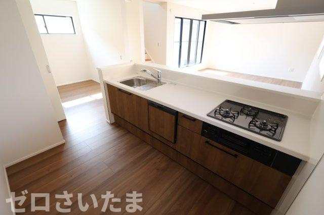 《仲介手数料無料》浦和区駒場１丁目26-12新築一戸建てケイアイスタイルのキッチン|撮影日 2025年9月26日 13:30 晴れ