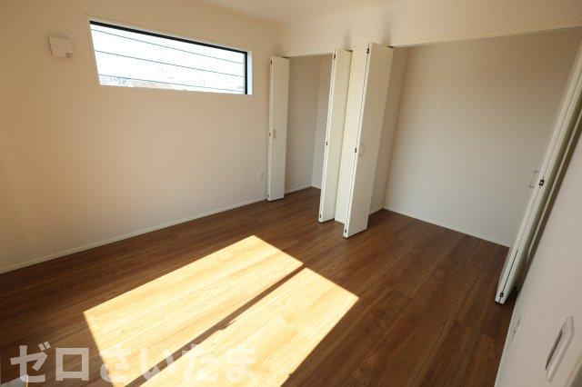 《仲介手数料無料》浦和区駒場１丁目26-12新築一戸建てケイアイスタイルの洋室|撮影日 2025年9月26日 13:30 晴れ