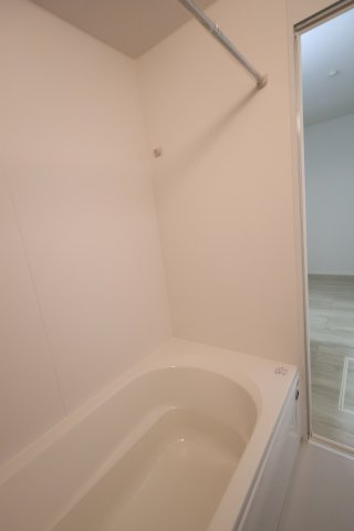 《仲介手数料無料》浦和区駒場１丁目26-12新築一戸建てケイアイスタイルの浴室|撮影日 2025年9月26日 13:30 晴れ