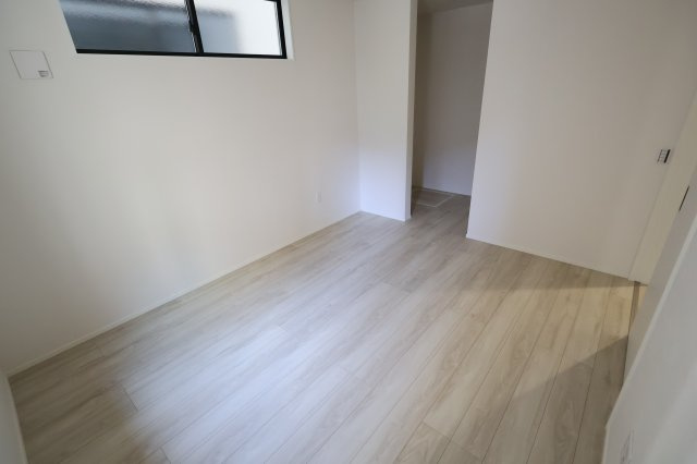 《仲介手数料無料》浦和区駒場１丁目26-12新築一戸建てケイアイスタイルの洋室|撮影日 2025年9月26日 13:30 晴れ