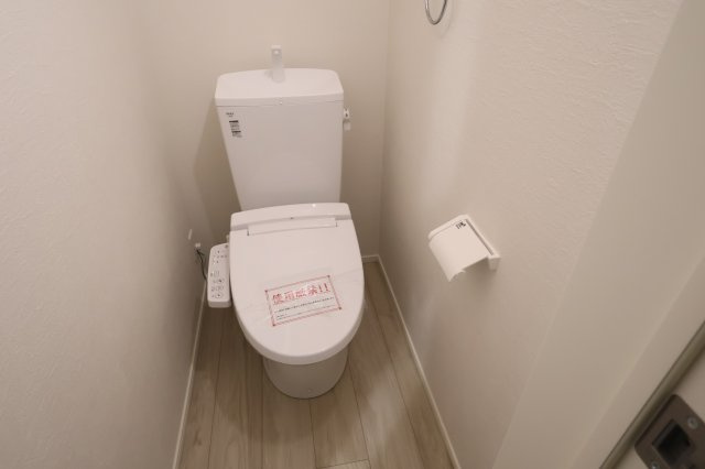 《仲介手数料無料》浦和区駒場１丁目26-12新築一戸建てケイアイスタイルのトイレ|撮影日 2025年9月26日 13:30 晴れ