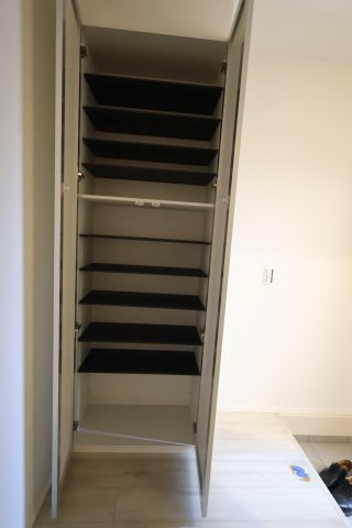 《仲介手数料無料》浦和区駒場１丁目26-12新築一戸建てケイアイスタイルの玄関|撮影日 2025年9月26日 13:30 晴れ