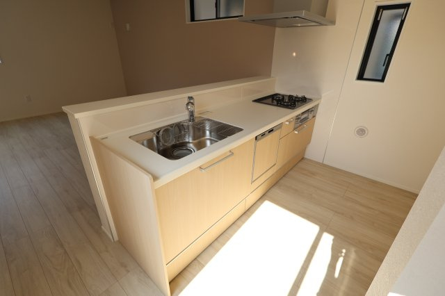 《仲介手数料無料》浦和区駒場１丁目26-12新築一戸建てケイアイスタイルのキッチン|撮影日 2025年9月26日 13:30 晴れ