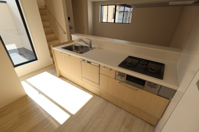 《仲介手数料無料》浦和区駒場１丁目26-12新築一戸建てケイアイスタイルのキッチン|撮影日 2025年9月26日 13:30 晴れ