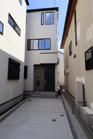 《仲介手数料無料》浦和区駒場１丁目26-12新築一戸建てケイアイスタイルの外観|撮影日 2025年9月26日 13:30 晴れ