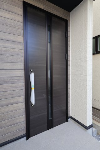 《仲介手数料無料》浦和区駒場１丁目26-12新築一戸建てケイアイスタイルの玄関|撮影日 2025年9月26日 13:30 晴れ