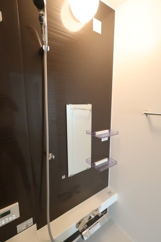 《仲介手数料無料》浦和区駒場１丁目26-12(3号棟)新築一戸建てケイアイスタイルの浴室|撮影日 2025年9月26日 13:30 晴れ