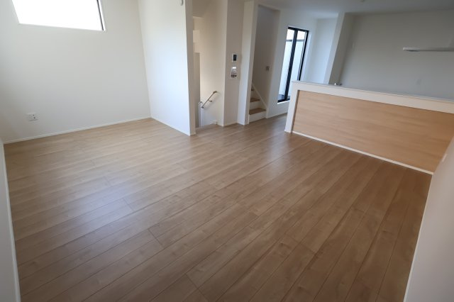 《仲介手数料無料》浦和区駒場１丁目26-12(3号棟)新築一戸建てケイアイスタイルの居間・リビング|撮影日 2025年9月26日 13:30 晴れ