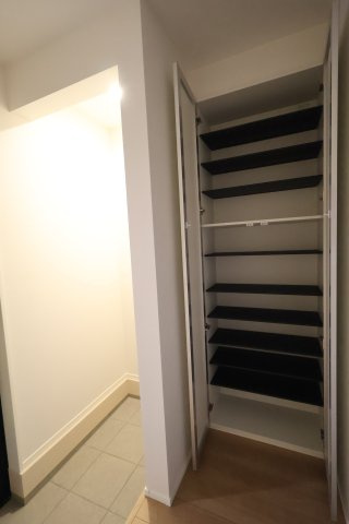 《仲介手数料無料》浦和区駒場１丁目26-12(3号棟)新築一戸建てケイアイスタイルの玄関|撮影日 2025年9月26日 13:30 晴れ