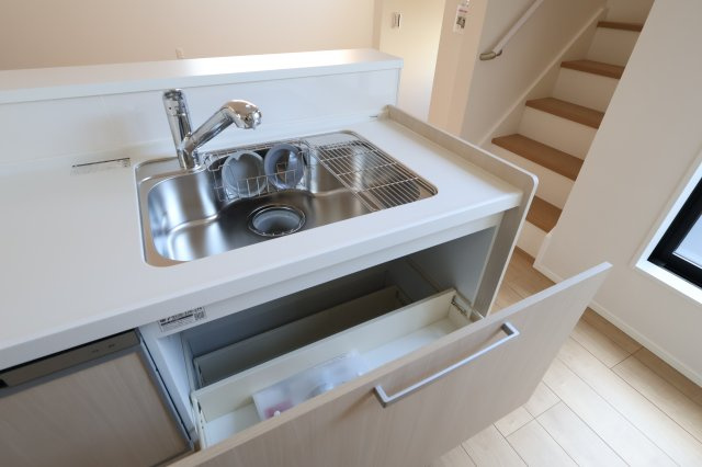 《仲介手数料無料》浦和区駒場１丁目26-12(3号棟)新築一戸建てケイアイスタイルのキッチン|撮影日 2025年9月26日 13:30 晴れ