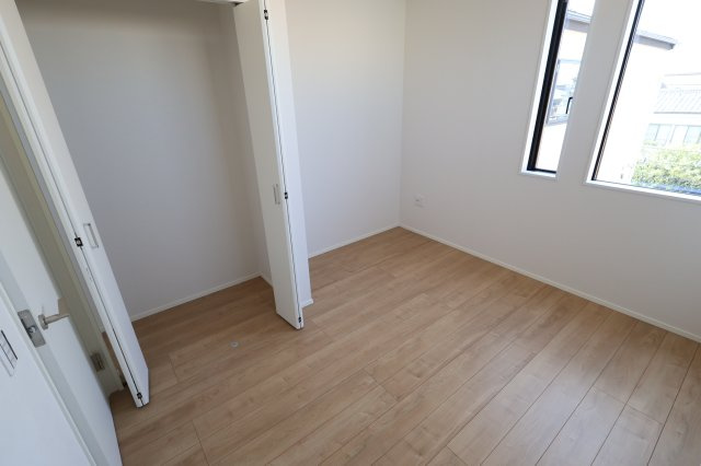 《仲介手数料無料》浦和区駒場１丁目26-12(3号棟)新築一戸建てケイアイスタイルの洋室|撮影日 2025年9月26日 13:30 晴れ