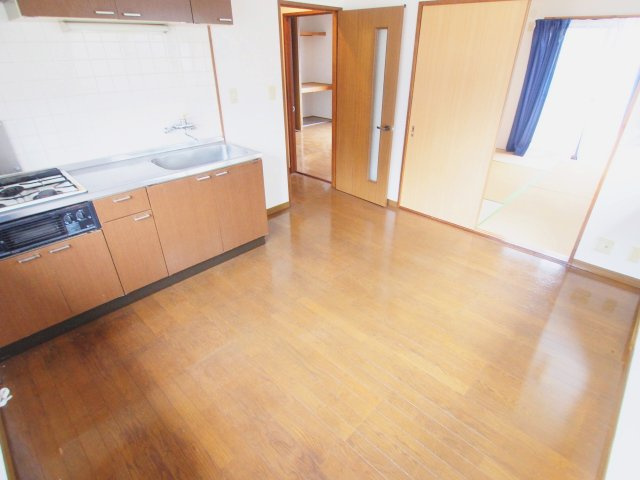 ヴィラージュ西本の居間・リビング