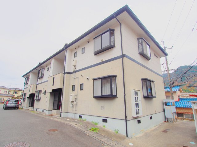 ヴィラージュ西本