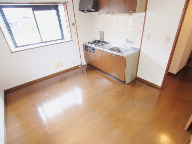 ヴィラージュ西本の居間・リビング