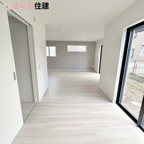 宇都宮市西原町2期　2号棟の居間・リビング|合計すると21.9帖の超広々LDKになります♪