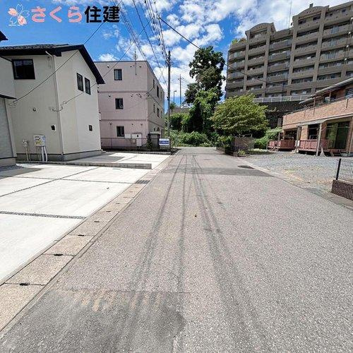 宇都宮市西原町2期　2号棟の前面道路含む現地写真|前面道路も広々5.9ｍありますので車のすれ違いも楽々です！