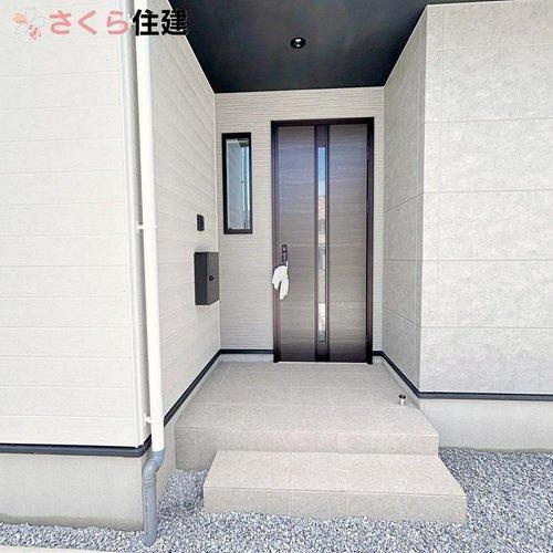 宇都宮市西原町2期　2号棟の玄関|カメラ付きインターホンで安心です♪