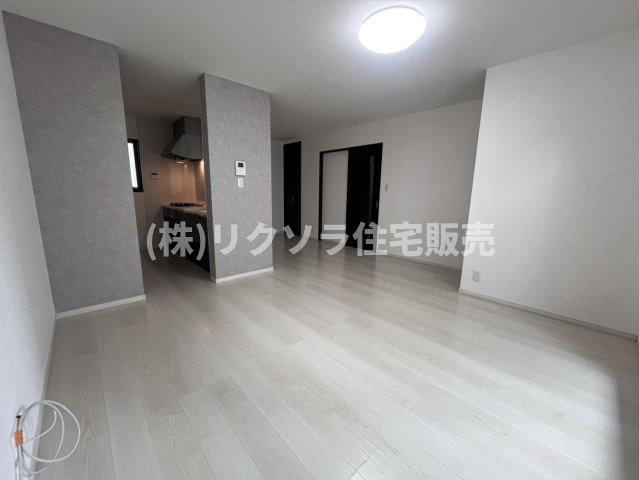 境橋町　中古一戸建ての居間・リビング|LDK16.75帖
■物件内覧・資金計画相談・住宅ローン相談、リフォーム相談、お問合せ受付中■
※当日・翌日のご内覧、ご相談はお電話でのお問合せがスムーズです！