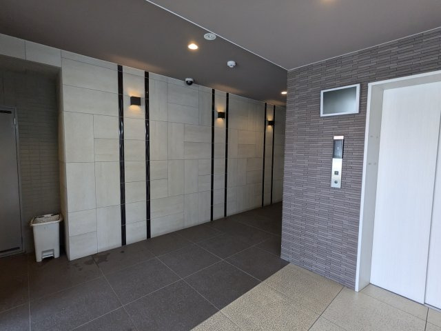 プロスパー江坂479のエントランス