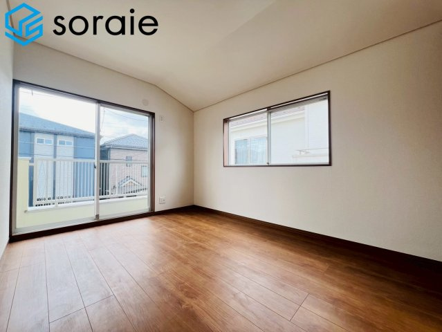 川越市中台南　中古戸建ての洋室