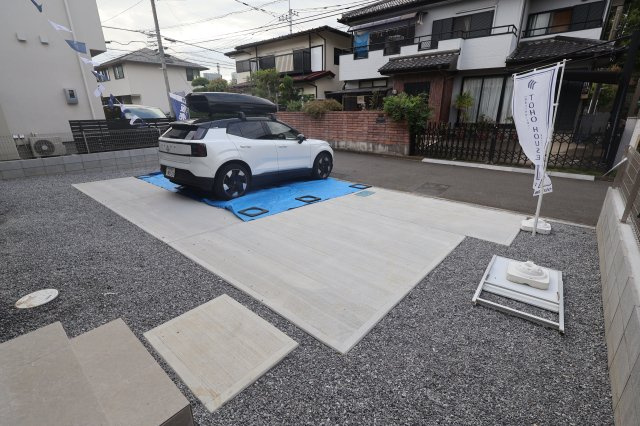 《仲介手数料無料》浦和区大原２丁目14-2(全1戸)新築一戸建てKEIAI GRACEの駐車場|撮影日 2025年10月6日 15:50 晴れ