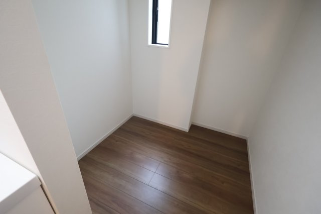 《仲介手数料無料》浦和区大原２丁目14-2(全1戸)新築一戸建てKEIAI GRACEのランドリースペース|撮影日 2025年10月6日 15:50 晴れ