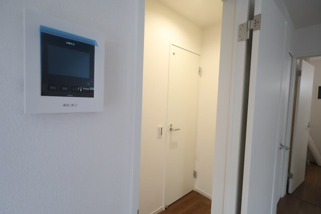 《仲介手数料無料》浦和区大原２丁目14-2(全1戸)新築一戸建てKEIAI GRACEのセキュリティ|撮影日 2025年10月6日 15:50 晴れ