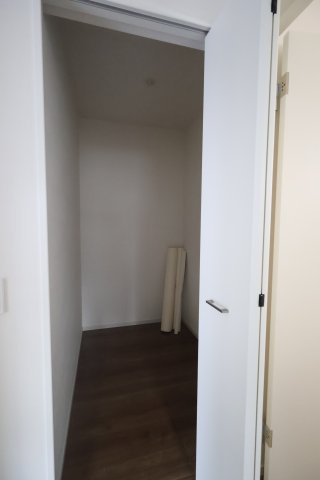 《仲介手数料無料》浦和区大原２丁目14-2(全1戸)新築一戸建てKEIAI GRACEの収納|撮影日 2025年10月6日 15:50 晴れ