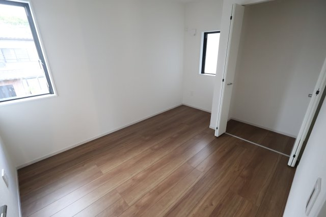 《仲介手数料無料》浦和区大原２丁目14-2(全1戸)新築一戸建てKEIAI GRACEの洋室|撮影日 2025年10月6日 15:50 晴れ