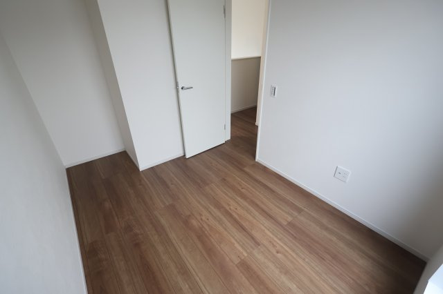 《仲介手数料無料》浦和区大原２丁目14-2(全1戸)新築一戸建てKEIAI GRACEの洋室|撮影日 2025年10月6日 15:50 晴れ